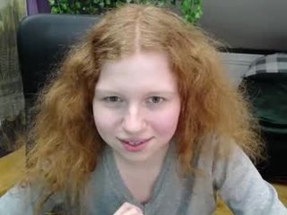 molly_redhead a pussy this redhead cam babe with no one to bang it