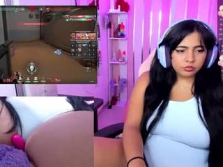 lorenspy_ this juicy cam babe with hot ass learns how to squirt online
