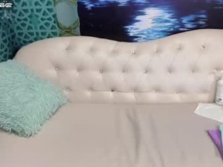 pervert_milf4u_ cam slut loves when her hairy pussy used many times on camera