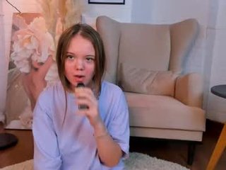 lana_lee_ cam whore, her horny holes are craving sex toys online