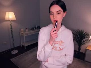 mariamhailey teen cam babe wants to be fucked online as hard as possible