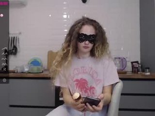 bubbblegum teen cam babe wants to be fucked online as hard as possible