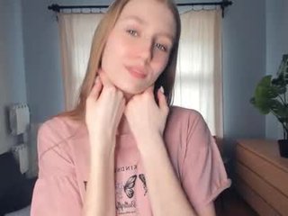 evamatthews sex cam with a horny cute cam girl that's also incredibly naughty