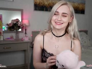 sunnyfia teen cam babe wants to be fucked online as hard as possible