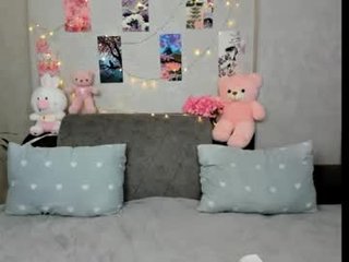norinorika petite asian cam girl in dirty live sex show