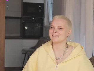 likaaberry sex cam with a horny cute cam girl that's also incredibly naughty