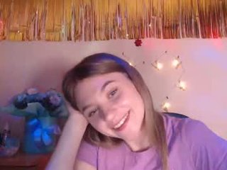 zara_bloempje cute girl likes close-up pussy and ass in private chat room