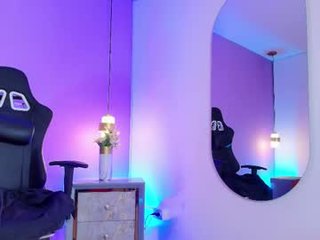 dark_madison cam girl likes using hot adult toys live on XXX cam