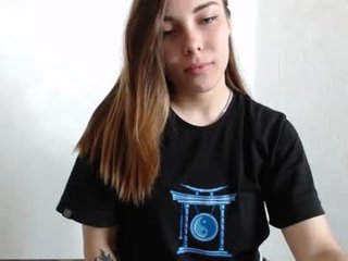 kittie_bear teen cam babe loves smoking slim cigarettes online