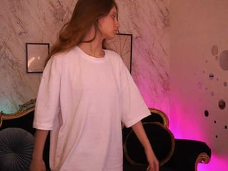 cuteefoxy cute brunette cam girl gets her pussy banged very hard