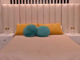 victoriabennet brunette cam babe presents kiss show online