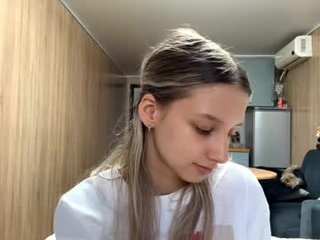 aundreaschindewolf teen cam babe wants to be fucked online as hard as possible
