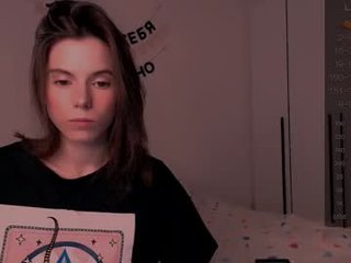 _ni_kiss cam girl likes using hot adult toys live on XXX cam