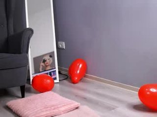 jullyfox cam babe with big tits in private live sex show