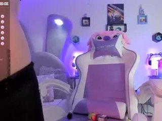 lolaa_bunnyy horny cam girl loves takes a cock deep in her pussy