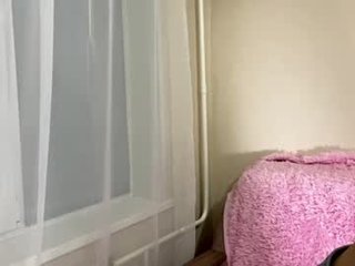 renatabednorz cam girl wants gets spanking action on camera