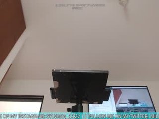 sylvana_mills_x cam girl with a beautiful feet and ass