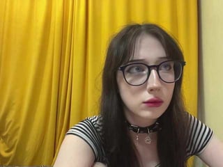sleepykris brunette teen cam babe plays with her tight asshole