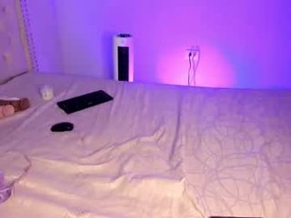 steffany_lopez_ latina cam girl likes to sit naked on camera