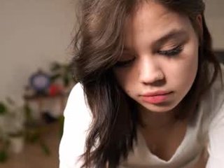 trangmasi teen cam babe wants to be fucked online as hard as possible