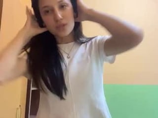 michaeleanidi teen cam babe wants to be fucked online as hard as possible