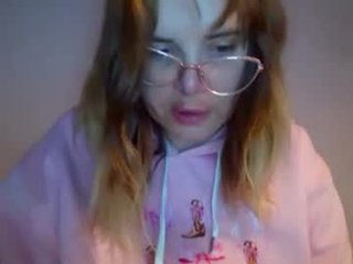 elenaflirt cam girl with big tits gets her tight pussy stretched out hard