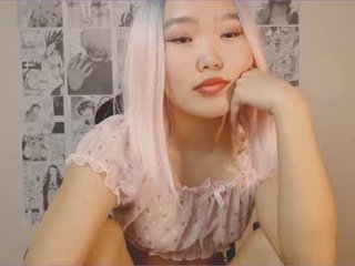 yummy_maya webcam girl rubs her ass