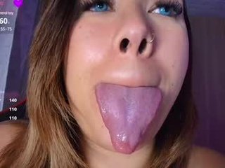 leahtemptation fat cam girl enjoys deep sucking cocks