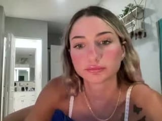 hannaelennaa cam babe with big tits in private live sex show