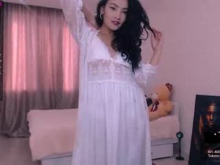 mercedesss_8 asian cam girl enjoys sensual live sex