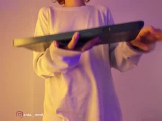 ania_mml cam girl loves bangs her hairy pussy with sex toys online