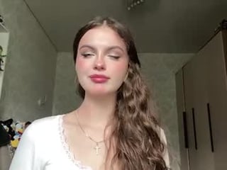 ashleighgittinger sex cam with a horny cute cam girl that's also incredibly naughty