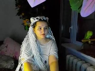 spanking_girls teen cam babe wants to be fucked online as hard as possible