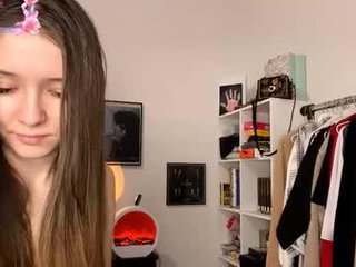 francinaporteus cam girl in beautiful lingerie girl shows off her pussy on camera