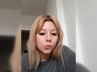 elise-sauvage russian cam slut with her perfect ass