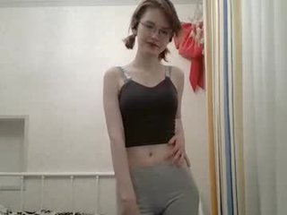 renaeblaski redhead cam babe enjoys great live sex for more experience