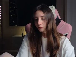 2insensitive teen cam babe wants to be fucked online as hard as possible