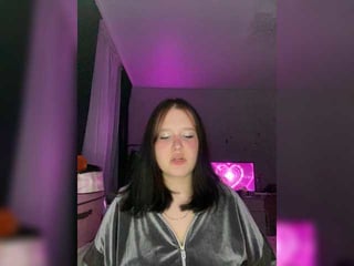 linberglin russian teen cam babe, her body craves a man's touch online