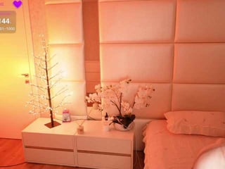 rerince teen cam babe wants to be fucked online as hard as possible