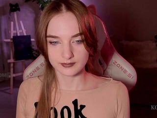 kottyaaaa brunette teen cam babe plays with her tight asshole