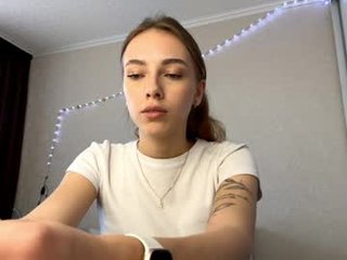 rafaelasan teen cam babe wants to be fucked online as hard as possible