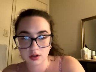 skiiibabyyy teen cam babe wants to be fucked online as hard as possible