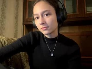 maricruzsilleman teen cam chick with small tits loves fucked in all positions in the chatroom