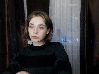 hail_kiko depraved blonde cam girl presents her pussy drilled