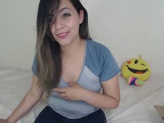 lauriss_ cam girl showing big tits and big ass