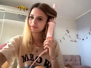 dalenederoin sex cam with a horny cute cam girl that's also incredibly naughty