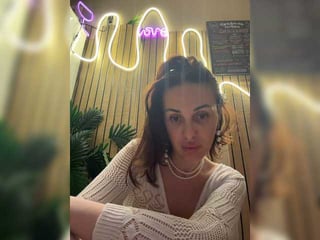 amouraa brunette russian cam girl gives me all my dirty dreams