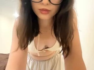 joleenplautz teen cam babe wants to be fucked online as hard as possible