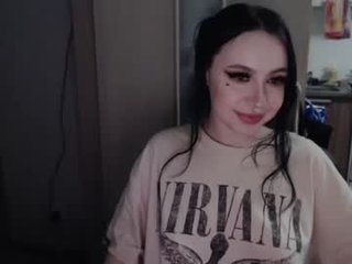 moranagoddess beautiful cam babe has the ever-willing mens at her service, and she uses him for all he's good for