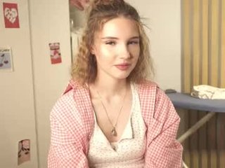 soul_garden sex cam with a horny cute cam girl that's also incredibly naughty